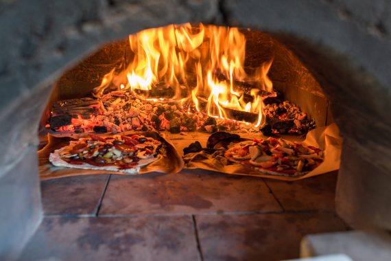 What is Wood Fired Pizza: A Guide to the Traditional Italian Delicacy ...