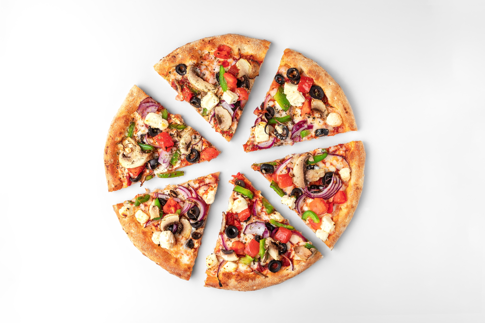 pizza with chicken meat, vegetables toppings